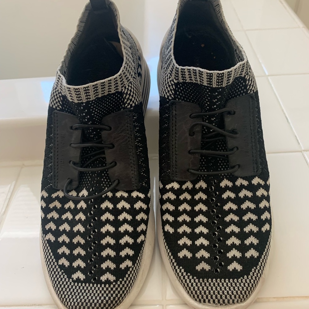 Kendall & Kylie sneaker
